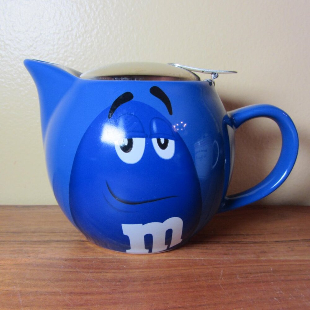 20 oz blue M&Ms m&m's basket teapot 2015 (W4798)